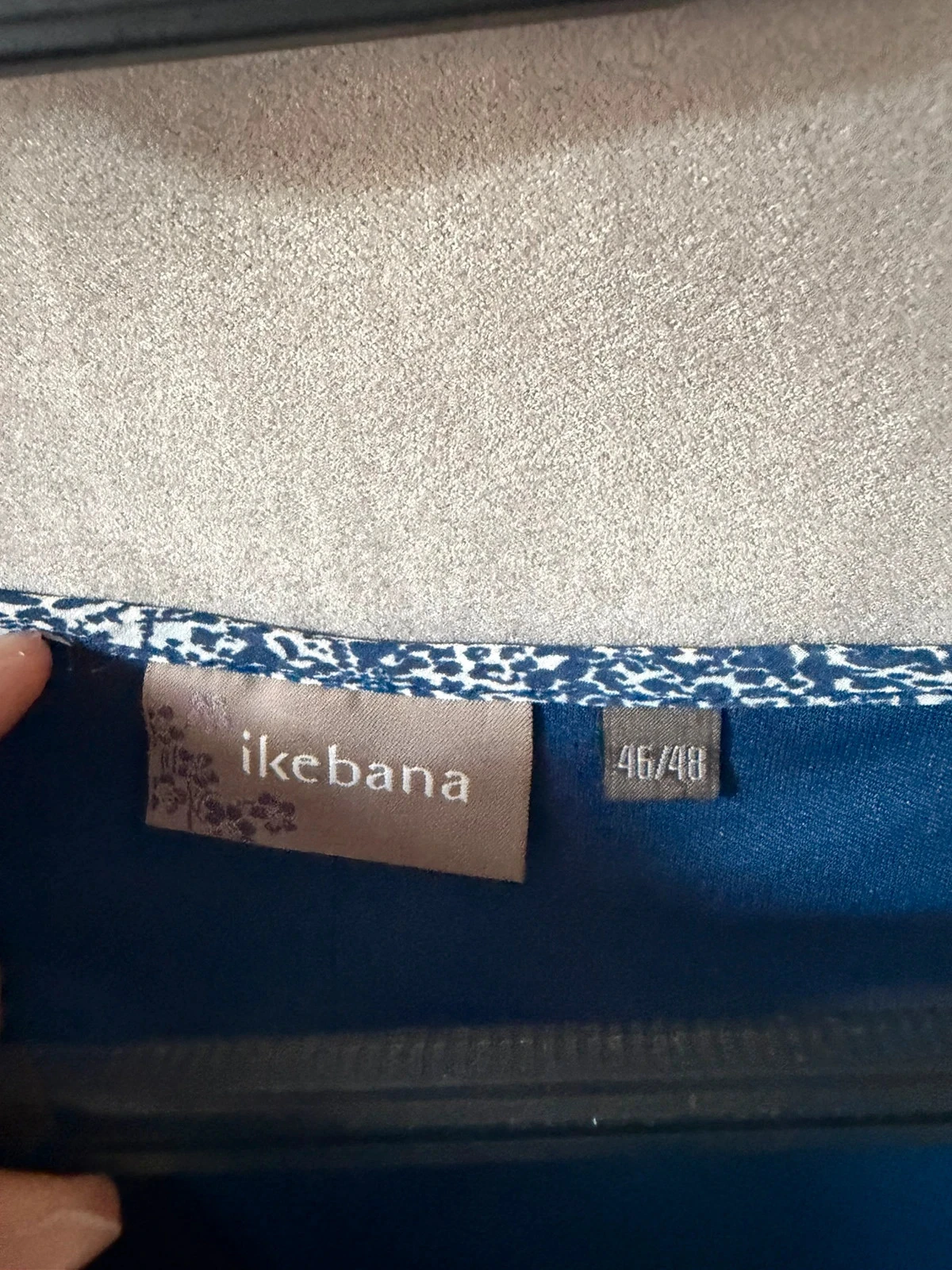 Blusa azul marino y blanca talla 46/48 – photo 2